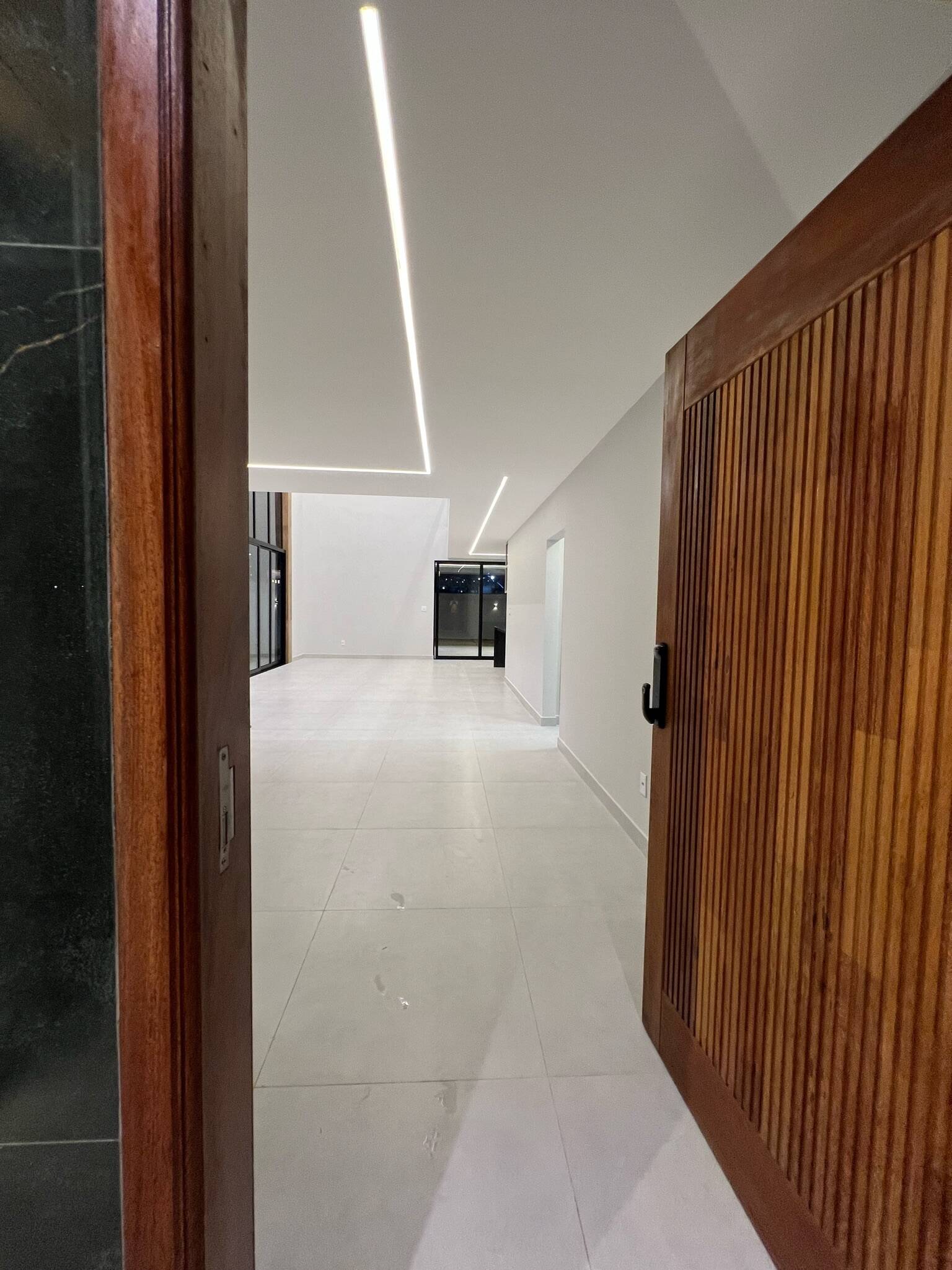 Casa de Condomínio à venda com 4 quartos, 293m² - Foto 31