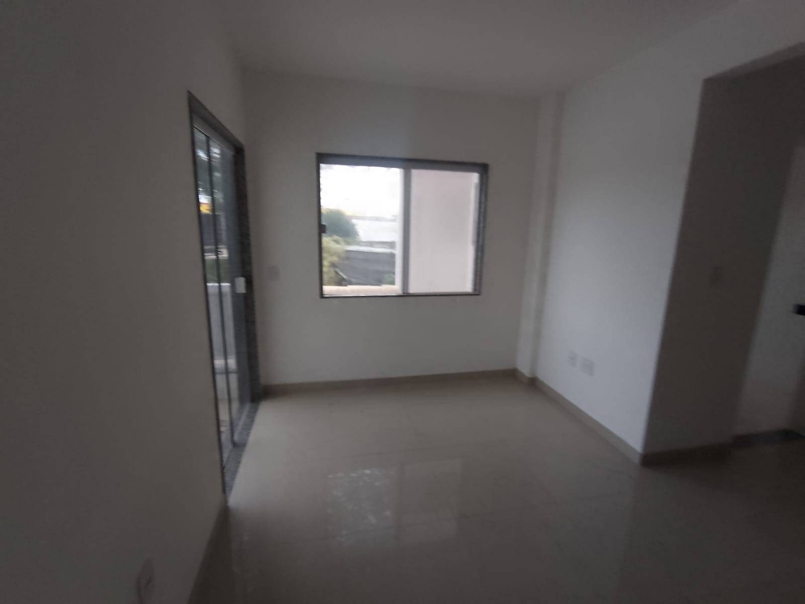 Apartamento à venda com 2 quartos, 82m² - Foto 2