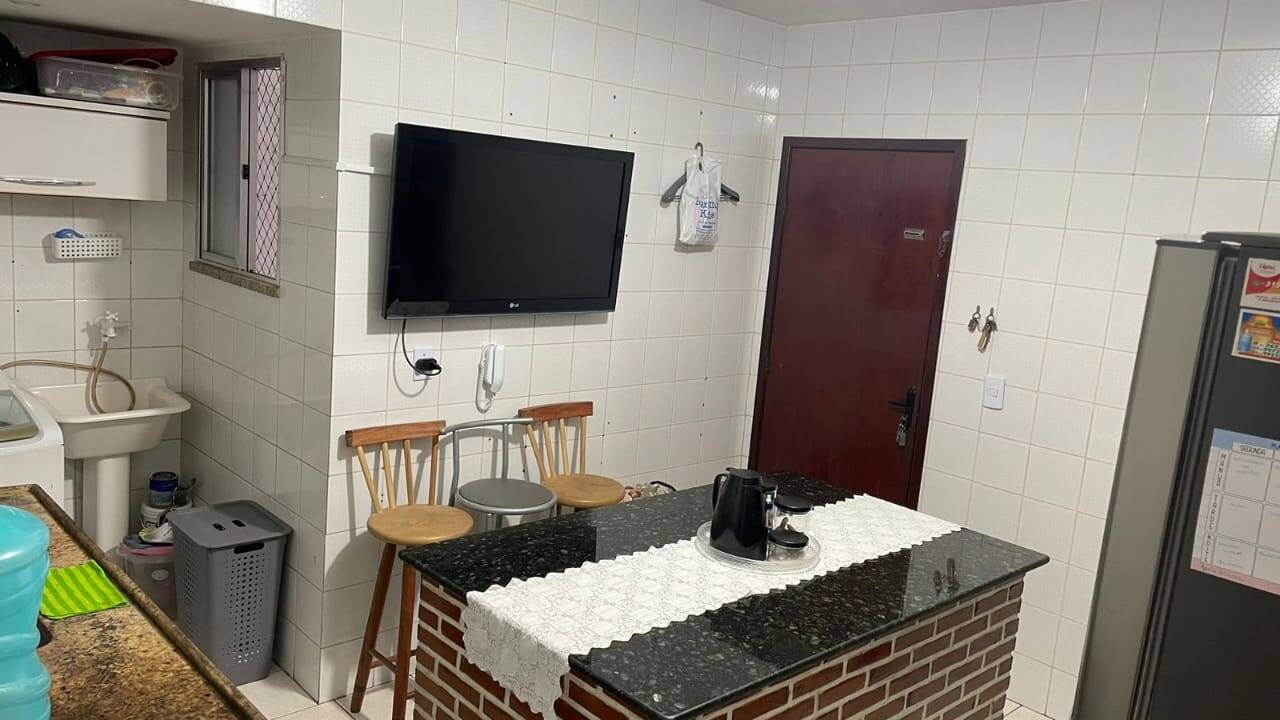 Apartamento à venda com 2 quartos, 65m² - Foto 2